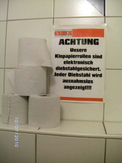 Gemeinsam gegen Corona!! Gesichertes_WC-Papier_10072010_OBI_ACHTUNG_Unsere_Klopapierrollen_sind_elektronisch_diebstahlsgesichert_PUNKZT_Jeder_diebstahlwirdangezeicht